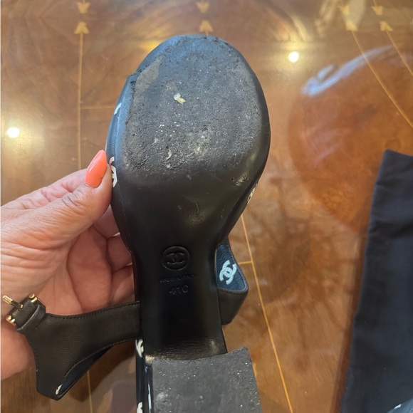 CC printed block heel sandals Sz 41. Fits 9.5 - Picture 11 of 16